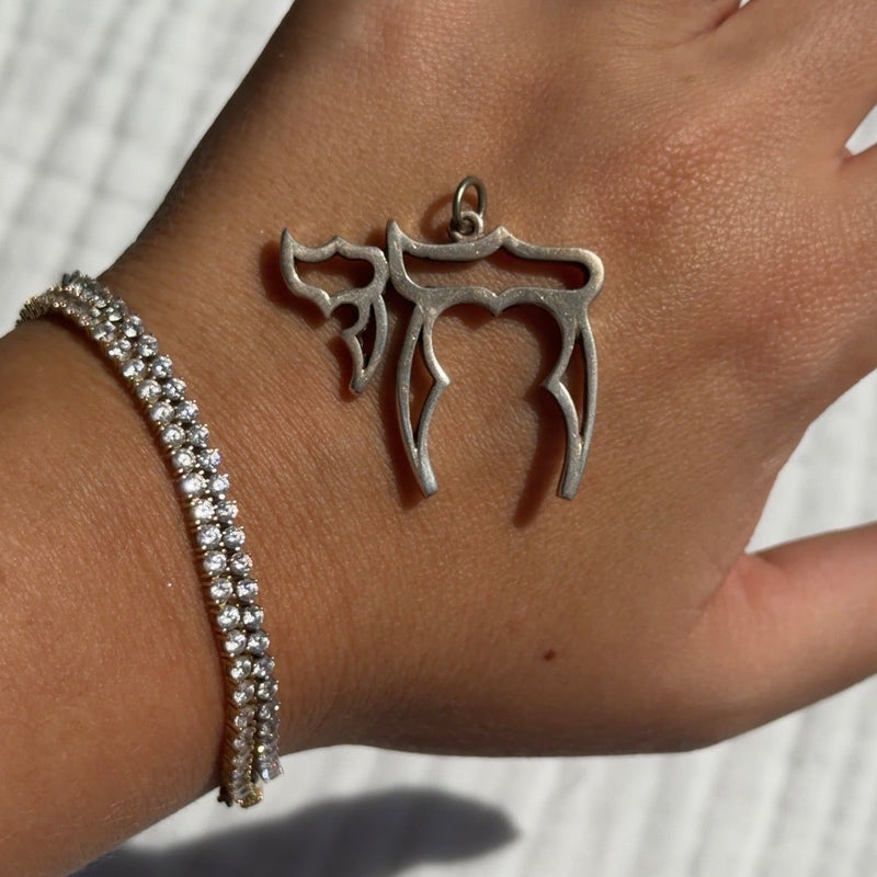 Pre-loved sterling silver Chai pendant with spiral details – photo 2