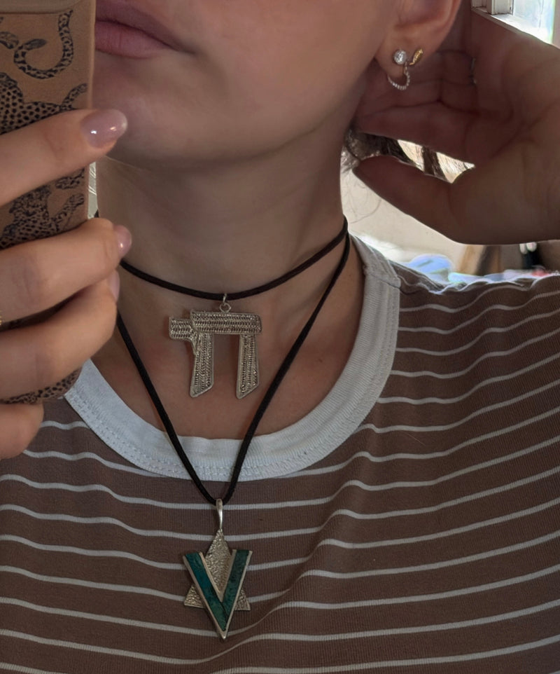 Pre-loved sterling silver Star of David pendant with green stone – photo 4